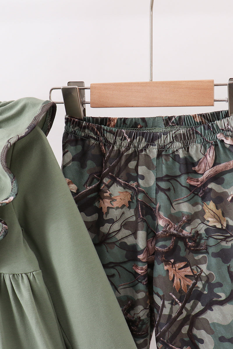 Camouflage dog hunting applique ruffle pants set